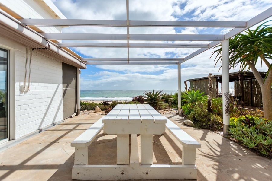 3 Bedroom Property for Sale in Britannia Bay Western Cape